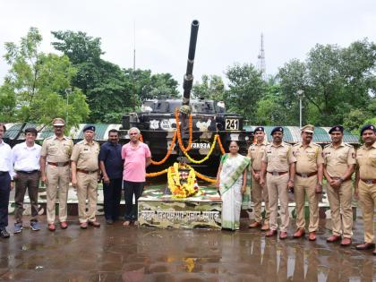 Honoring the families of Dombivli martyred soldiers, retired soldiers and police | डोंबिवलीत शहिद सैनिक कुटुंबीय, सेवानिृत्त सैनिक व पोलीस यांचा सन्मान