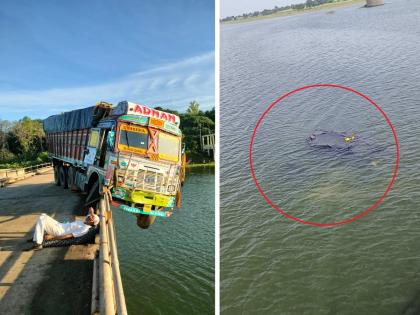 The pits wreaked havoc; A truck stuck on a bridge fell into the river, fodder worth 11 lakhs drowned | खड्डे वाचवताना पुलावर अडकलेला ट्रक नदीत कोसळला, ११ लाखांचा चारा बुडाला