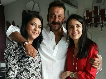 Rakshabandhan 2023 sanjay dutt post a picture with sisters priya and namrata says pillars of strength | Rakshabandhan 2023: संजय दत्तने शेअर केला लाडक्या बहिणींसोबतचा फोटो, म्हणाला- प्रिय प्रिया आणि अंजू...