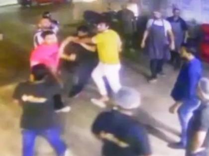 asked to pay rupee 650 bill four men beat up restaurant employee in noida | धक्कादायक! बिलाचे 650 रुपये मागितल्याने रेस्टॉरंट कर्मचाऱ्यांना बेदम मारहाण