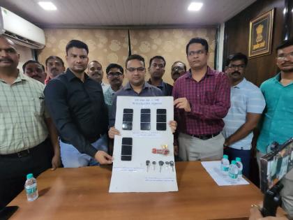 8 crimes solved by Sarai accused who stole mobile phone | मोबाईल चोरी करणाऱ्या सराईत आरोपीकडून ८ गुन्हयांची उकल