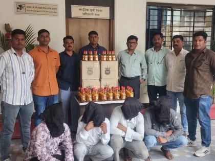 Police raid illegal liquor sellers ahead of Ganeshotsav; One and a half lakh worth of goods seized | गणेशोत्सवापूर्वी पोलिसांची अवैध दारु विक्रेत्यांवर छापेमारी; दीड लाखांचा मुद्देमाल हस्तगत