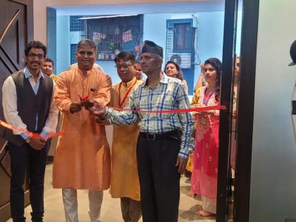 Retired Major Architect Vinay Degavkar inaugurated a picture exhibition that tells the story of the victory of Indian soldiers | भारतीय सैनिकांची विजयगाथा सांगणाऱ्या चित्र प्रदर्शनाचे रिटायर्ड मेजर आर्किटेक्ट विनय देगावकर यांच्या हस्ते उद्घाटन