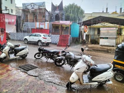 Heavy rains in Satara city, the flight of citizens is well rigged | सातारा शहरात जोरदार पाऊस, नागरिकांची उडाली चांगलीच धांदल 