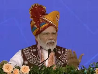 women reservation bill pm modi says i worked to give houses in names of many daughters of the country | Narendra Modi : "माझ्या नावावर कोणतंच घर नाही पण..."; पंतप्रधान मोदींचा विरोधकांवर हल्लाबोल