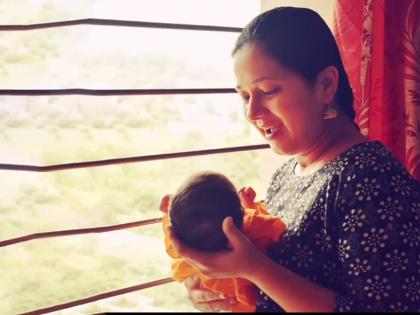 radha-sagar-who-played-ankita-in-aai-kuthe-kay-karte-serial-share-her-first-photo-with-new-born-baby-boy | अखेर राधा सागरच्या बाळाचा पहिला फोटो आला समोर; अभिनेत्रीने दाखवली चिमुकल्याची झलक