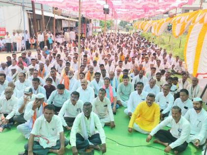 Hingoli dam victims staged a march at the district office | हिंगोलीत धरणग्रस्तांनी काढला जिल्हा कचेरीवर मोर्चा