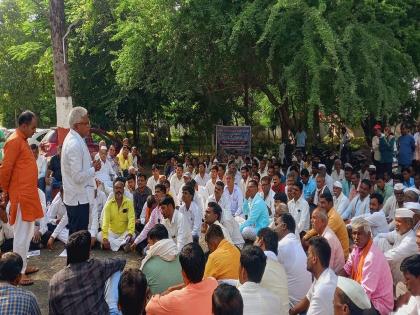 Farmers of 25 villages protested in Sinchan Bhawan to demand water | पाण्याच्या मागणीसाठी २५ गावातील शेतकऱ्यांचे सिंचन भवनमध्ये ठिय्या आंदोलन