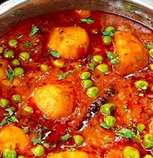 कुकरमध्ये १० मिनिटांत करा वाटाणा-बटाट्याची भाजी; सोपी चमचमीत रेसिपी-चव एकदम भन्नाट