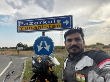 A young man from Navi Mumbai, who was on a two-wheeler traveling between Asia and Europe, was hit by war | दुचाकीवर आशिया युरोपच्या वारीवर असलेल्या नवी मुंबईच्या तरुणाला युद्धाचा फटका