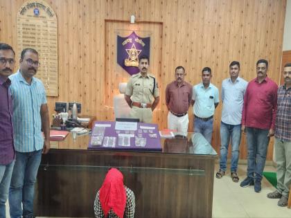 Three burglaries in Hingoli town revealed; One arrested, the search for the three is underway | हिंगोली शहरातील तीन घरफोड्या उघडकीस; एक अटकेत, तिघांचा शोध सुरू