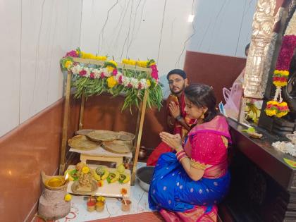 In Solapur, Ghatasthapna took place in front of five goddesses | संबळाच्या तालावर 'आई राजा उदो उदो'चा गजर; सोलापुरात प्रमुख पाच देवींपुढे झाली घटस्थापना