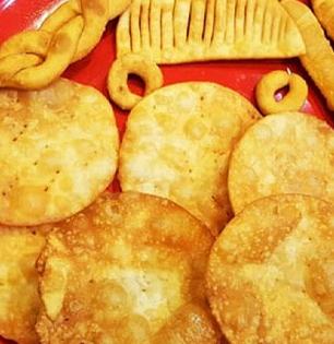 अर्धा कप मैदा-रव्याच्या करा पारंपारिक कडाकण्या, नवरात्रात कडाकण्यांचा पारंपरिक नैवैद्य अर्धा कप मैदा-रव्याच्या करा पारंपारिक कडाकण्या, नवरात्रात कडाकण्यांचा पारंपरिक नैवैद्य