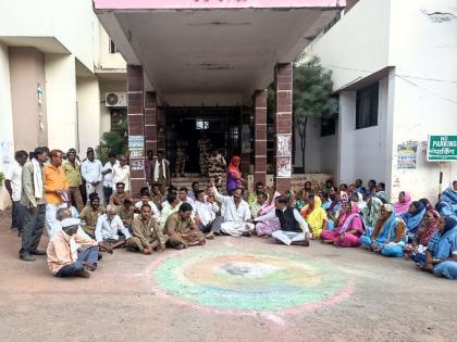 'Halgi Bajao' protest of sweepers, employees in front of Municipal Corporation for arrears of salary | थकीत वेतनासाठी मनपासमोर सफाई कामगार, कर्मचाऱ्यांचे ‘हलगी बजाव’ आंदोलन