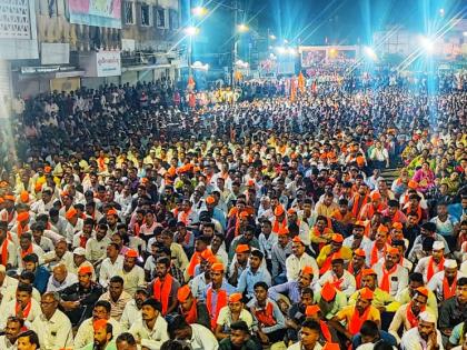 Let's get reservation for the Maratha community by sitting on an umbrella, warns Manoj Jarange | छाताडावर बसून मराठा समाजाला आरक्षण घेऊ, मनोज जरांगे यांचा इशारा