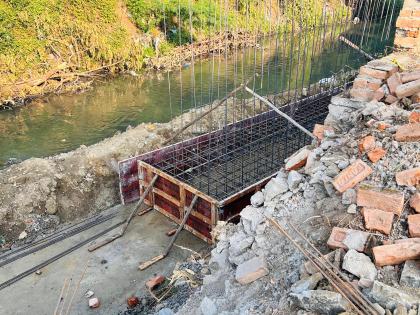 Construction in the drain of Sonegaon Lake; Great excitement among the citizens | सोनेगाव तलावाचा विसर्ग असलेल्या नाल्यात बांधकाम; नागरिकांत प्रचंड खळबळ