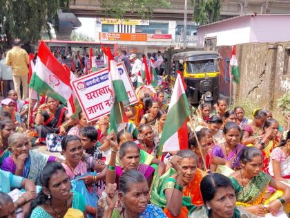 In Bhiwandi, Shramjiv Sangathan protested at Tehsildar office | भिवंडीत श्रमजीवी संघटनेचे तहसीलदार कार्यालयावर ठिय्या आंदोलन