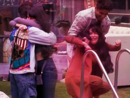 Bigg Boss 17: Fun in the swimming pool, Kiss on the hand, Abhishek getting close with Khanzadi after Isha | Bigg Boss 17: स्विमिंग पूलमध्ये मस्ती, हातावर Kiss, ईशानंतर आता खानजादीसोबत अभिषेकची वाढतेय जवळीक