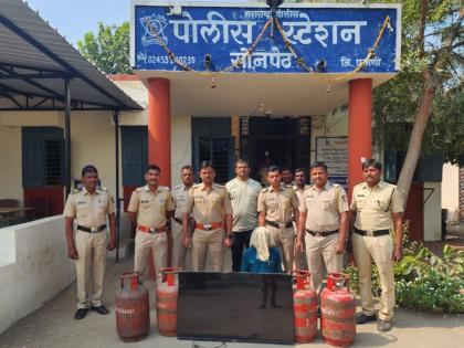 Accused who stole TV, gas cylinder tank by burglarizing house, jailed | घरफोडी करून टीव्ही, गॅस सिलेंडर टाकी चोरणारा आरोपी जेरबंद