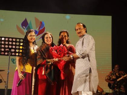 Ajit Pawar and Supriya Sule on the same stage at Sharadotsavam | शारदोत्सवाला अजित पवार आणि सुप्रिया सुळे एकाच मंचावर