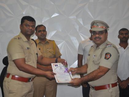 Murder, forcible theft solved within 24 hours, police citation, felicitated by SP | खून, जबरी चोरीची उकल २४ तासात, पोलिसांना प्रशस्तीपत्र, एसपींच्या हस्ते सत्कार 