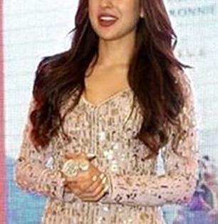 एव्हरग्रीन नीतू कपूर ते सारा अली खान- बघा बॉलीवूड अभिनेत्रींचे लग्न- समारंभासाठी परफेक्ट ६ विंटर लूक