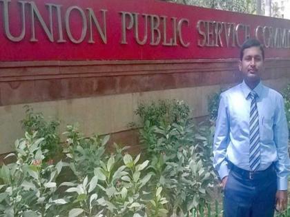 upsc gopal krishna ronanki surprise to his parents by becoming ias without telling them | लय भारी! शेतात काम करून लेकाला शिकवलं, IAS होऊन त्याने आई-बाबांना मोठं सरप्राईझ दिलं