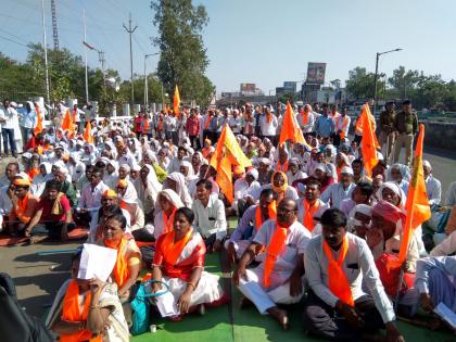 Veerashaiva Lingayat Samaj Maha Morcha for Reservation; Participation of office bearers and activists of political parties including religious leaders | आरक्षणासाठी वीरशैव लिंगायत समाजाचा महामोर्चा; धर्मगुरूंसह राजकीय पक्षांचे पदाधिकारी, कार्यकर्त्यांचा सहभाग