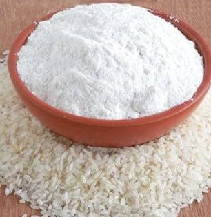 चेहऱ्यावर काळे डाग-टॅनिंग वाढलं? तांदळाच्या पीठाचा टू इन वन फॉर्म्यूला; २ मिनिटांत चेहरा चमकेल