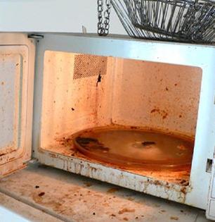 मायक्रोवेव्ह घाण झाले- कुबट वास येतो? ५ मिनिटांचा सोपा उपाय- होईल नव्यासारखं चकाचक