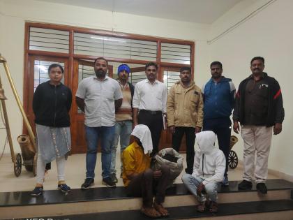 4 lakh 12 thousand ganja seized in Hingoli; Action by local crime branch | हिंगोलीत ४ लाख १२ हजारांचा गांजा पकडला; स्थानिक गुन्हे शाखेची कारवाई