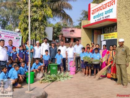 In Jalgaon, the Koli community took out a march with Gandhigiri | जळगावात कोळी समाजातर्फे गांधीगिरी करत काढला मोर्चा 