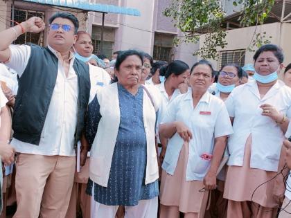 December salary still not paid, Ghati hospital nurses strike | डिसेंबरचा पगार अजूनही झाला नाही, घाटी रुग्णालयात परिचारिकांचे आंदोलन