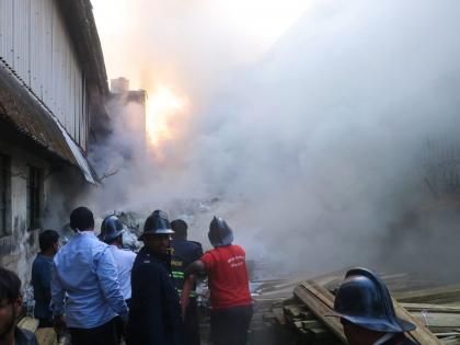 A major fire broke out at a company in MIDC in Ambernath | अंबरनाथमध्ये एमआयडीसीत एका कंपनीला भीषण आग