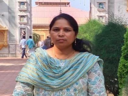 ACB action in Beed after Majalgaon; Woman Sub-District Officer Bharati Sagare of Land Acquisition handcuffed for taking bribe of 10,000 | माजलगावनंतर बीडमध्ये एसीबीची कारवाई; १० हजार लाच घेताना महिला उपजिल्हाधिकाऱ्यास बेड्या