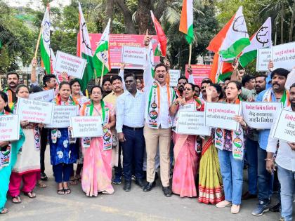 "Agriculture does not get guaranteed price", NCP protests in Thane against Govt | "शेतमालाला हमीभाव मिळत नाही", सरकार विरोधात ठाण्यात राष्ट्रवादी काँग्रेसचे निदर्शने