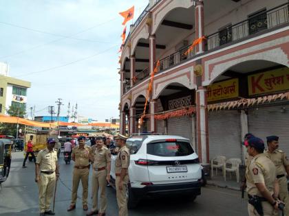 Latur shutdown in support of Manoj Jarange-Patil; All day long in the market | मनोज जरांगे-पाटील यांच्या समर्थनार्थ लातूर कडकडीत बंद; बाजारपेठेत दिवसभर शुकशुकाट