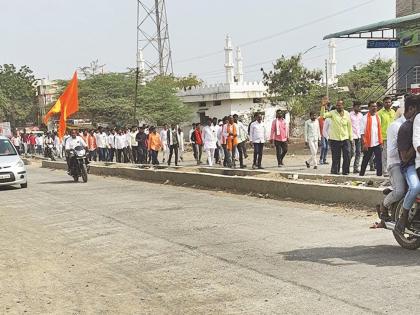 Bandh in Beed district in support of Manoj Jarange, market stalls | मनोज जरांगे यांच्या समर्थनार्थ बीड जिल्ह्यात बंद, बाजारपेठेत शुकशुकाट