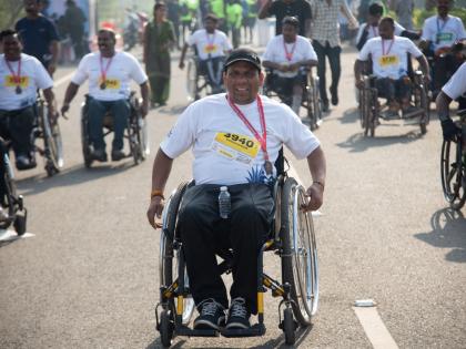 2200 runners participate in Rotary Marathon, wheelchair runners win Mn | रोटरी मॅरेथॉन स्पर्धेत २२०० धावपटूंचा सहभाग, व्हीलचेअर रनर्सनी जिंकली मनं