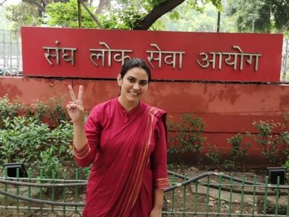 ias preeti beniwal success story14 surgeries paralysed for 1 year cracked upsc without coaching | अपघात झाला, 14 सर्जरी, 1 वर्ष अंथरुणाला खिळून पण स्वप्न सोडलं नाही; झाली IAS अधिकारी