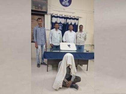 Deported accused arrested with pistol in Hingoli district; The local crime branch took custody | हद्दपार आरोपी गावठी पिस्तूलासह हिंगोली जिल्ह्यात; स्थानिक गुन्हे शाखेने घेतले ताब्यात