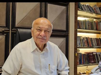 It is disgraceful for BJP to give a candidate with fake certificate in Sellapur - Sushil Kumar Shinde | साेलापुरात बनावट दाखल्याचा उमेदवार देणे हे भाजपसाठी लांछनास्पद - सुशीलकुमार शिंदे