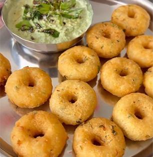 उडीद डाळच कशाला? कपभर रव्याचे करा क्रिस्पी मेदू वडे; आतून सॉफ्ट-बाहेरून कुरकुरीत; करा १५ मिनिटात