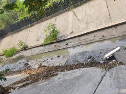 Drainage of waste water from rain gutter in Nerul | पावसाळी नाल्यातून सांडपाण्याचा निचरा, नेरूळमधील प्रकार