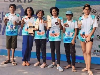 Dombivlikar swimmers dominate in international swimming competition | आंतरराष्ट्रीय जलतरण स्पर्धेत डोंबिवलीकर जलतरणपटूंचा दबदबा