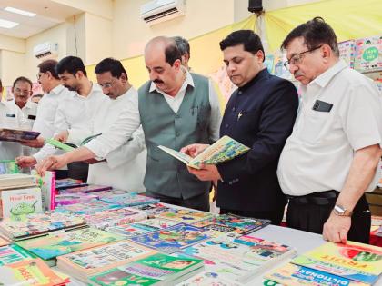 Book Exhibition of Ulhasnagar Municipal Corporation | उल्हासनगर महापालिकेचे पुस्तक प्रदर्शन