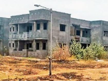 The Revenue Board building in Chamorshi taluka was not transferred. | चामोर्शी तालुक्यातील महसूल मंडळाच्या इमारतीचे हस्तांतरण झाले नाही.