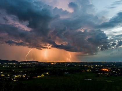 26 deaths in four years; due to lightening | वीज कोसळल्याने ४ वर्षात २६ जणांचा मृत्यू; १६ प्रस्तावांना मंजूरी केव्हा?