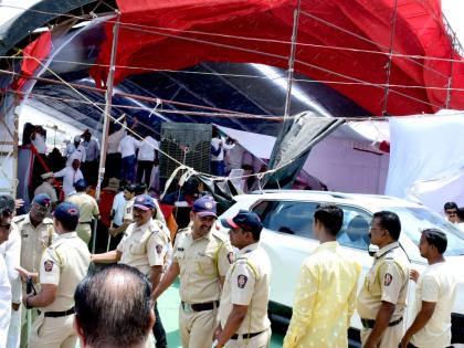 Maharashtra lok sabha election 2024 During Sharad Pawar's speech, banner on platform collapsed in nashik | शरद पवारांच्या भाषणाप्रसंगी व्यासपीठावरील बॅनर कोसळले