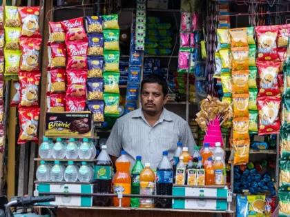 Appeal to retailers; Get a license for 100 rupees and rest assured! | किरकोळ विक्रेत्यांना आवाहन; १०० रुपयांत परवाना काढून निश्चिंत व्हा!